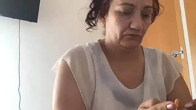 paula19800 online show from October 14, 2025, 10:05 am