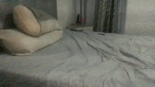 paula19800 online show from October 29, 2025, 9:16 pm