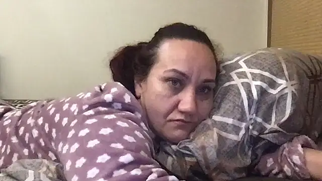 paula19800 online show from November 22, 2025, 10:36 am