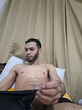 zkendell01 online show from November 29, 2025, 5:43 am