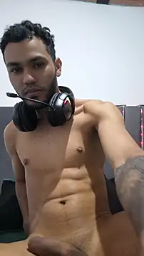 zkendell01 online show from March 18, 2026, 4:59 am