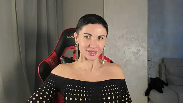 Angel iam online show from December 15, 2025, 7:07 pm