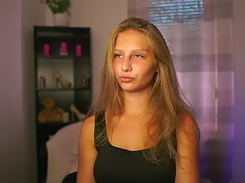 Snapshot of emmie_murray chatting on September 24, 2025, 1:36 pm emmie murray online show from September 24, 2025, 1:36 pm