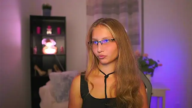 Snapshot of emmie_murray chatting on October 10, 2025, 6:07 pm emmie murray online show from October 10, 2025, 6:07 pm