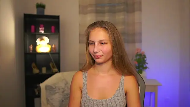 Snapshot of emmie_murray chatting on December 18, 2025, 2:23 pm emmie murray online show from December 18, 2025, 2:23 pm