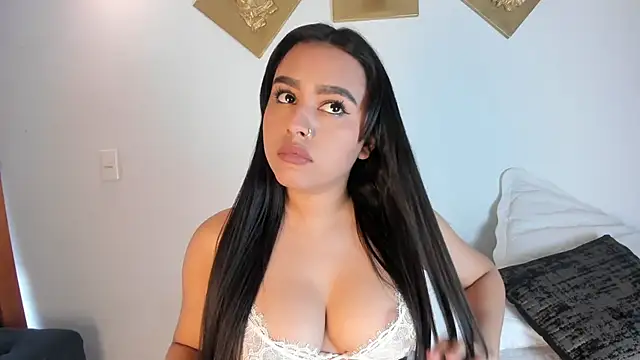 CharlottePetitte online show from October 16, 2025, 7:59 pm