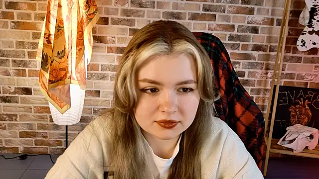 Snapshot of HaleySun chatting on September 25, 2025, 3:27 pm HaleySun online show from September 25, 2025, 3:27 pm