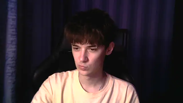 Hoot Dude  online show from December 1, 2025, 2:11 pm