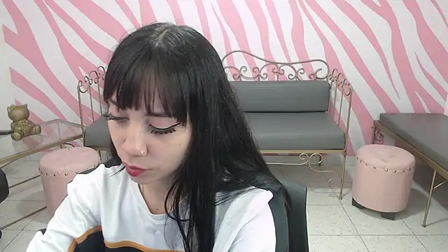 saabrina  online show from December 21, 2025, 1:18 pm