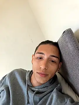 Snapshot of Francoluce23 chatting on October 2, 2025, 3:52 pm Francoluce23 online show from October 2, 2025, 3:52 pm