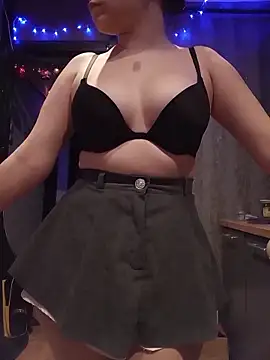 kisette online show from December 14, 2025, 8:24 pm