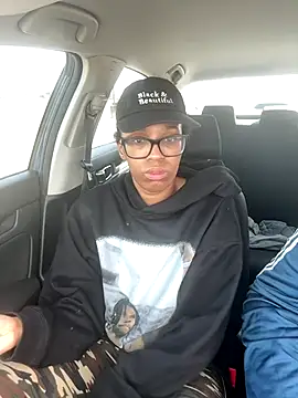 Snapshot of YeahhhitsBreezy chatting on December 20, 2025, 8:16 pm YeahhhitsBreezy online show from December 20, 2025, 8:16 pm