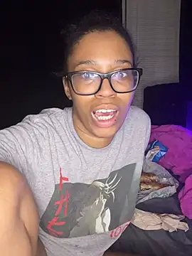 Snapshot of YeahhhitsBreezy chatting on March 5, 2026, 1:01 am YeahhhitsBreezy online show from March 5, 2026, 1:01 am