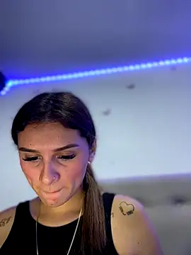 Snapshot of aliisonn___parker26 chatting on September 28, 2025, 3:23 am aliisonn parker26 online show from September 28, 2025, 3:23 am
