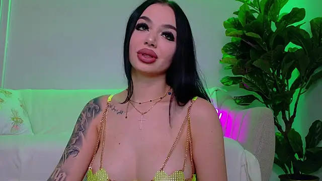 TiaBelle online show from November 29, 2025, 8:34 pm