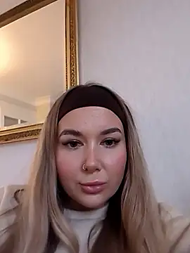 BarbieDolly x online show from November 7, 2025, 3:23 pm