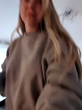 BarbieDolly x online show from December 16, 2025, 1:49 pm