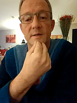 Snapshot of TommyTom76 chatting on January 10, 2026, 8:10 pm TommyTom76 online show from January 10, 2026, 8:10 pm