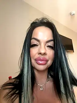 Snapshot of CarmenMB chatting on September 29, 2025, 10:53 am CarmenMB online show from September 29, 2025, 10:53 am