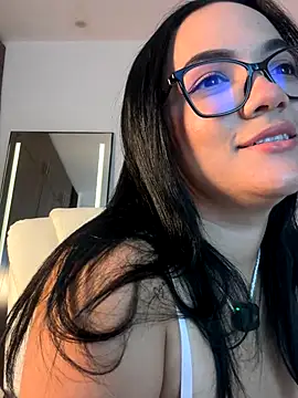 Snapshot of LiaRussoo__ chatting on September 29, 2025, 1:05 pm LiaRussoo online show from September 29, 2025, 1:05 pm