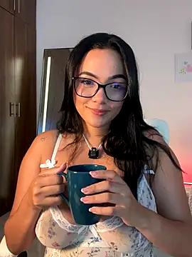 Snapshot of LiaRussoo__ chatting on October 2, 2025, 1:07 pm LiaRussoo online show from October 2, 2025, 1:07 pm