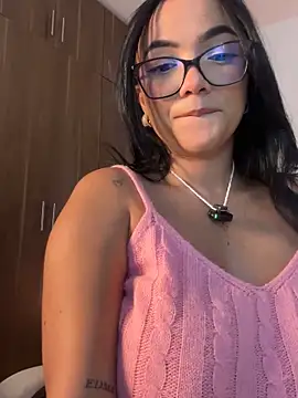 Snapshot of LiaRussoo__ chatting on October 7, 2025, 1:30 pm LiaRussoo online show from October 7, 2025, 1:30 pm