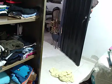 SaryBate online show from March 25, 2026, 8:37 pm