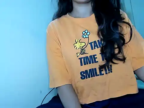 Snapshot of Queen-Bee143 chatting on February 25, 2026, 5:55 pm Queen-Bee143 online show from February 25, 2026, 5:55 pm