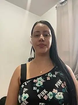 Snapshot of Natasha_Kiim_ chatting on February 15, 2026, 11:01 pm Natasha Kiim online show from February 15, 2026, 11:01 pm