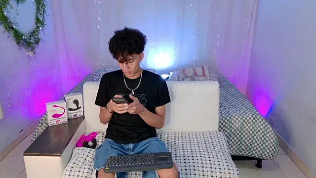 Snapshot of josesweet_ chatting on October 3, 2025, 11:02 pm josesweet  online show from October 3, 2025, 11:02 pm