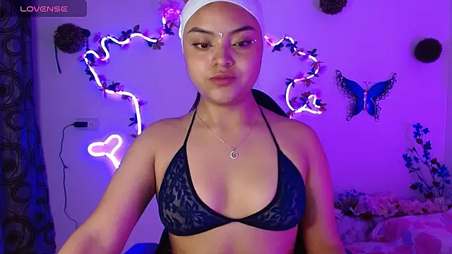 Snapshot of kathia_077 chatting on September 29, 2025, 12:32 pm kathia 077 online show from September 29, 2025, 12:32 pm