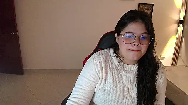 Nina Rouge7 online show from November 11, 2025, 12:05 pm