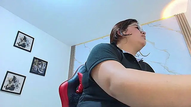 Nina Rouge7 online show from December 16, 2025, 3:06 pm