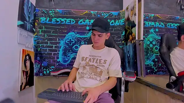 Snapshot of liam_coleman25 chatting on February 12, 2026, 4:07 am liam coleman25 online show from February 12, 2026, 4:07 am