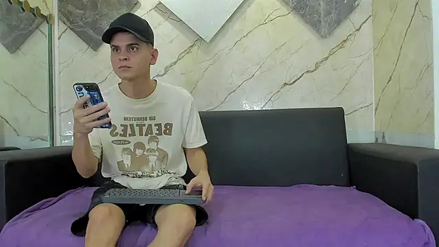 Snapshot of liam_coleman25 chatting on March 2, 2026, 5:08 am liam coleman25 online show from March 2, 2026, 5:08 am