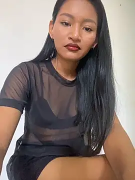Snapshot of fenixzara chatting on September 29, 2025, 12:32 pm fenixzara online show from September 29, 2025, 12:32 pm