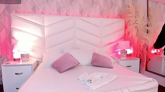 Snapshot of Charlotte_hall_ chatting on September 27, 2025, 3:22 am Charlotte hall online show from September 27, 2025, 3:22 am