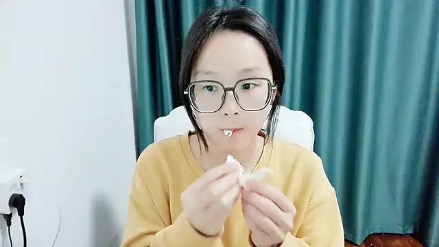 guai00 online show from October 30, 2025, 6:15 am