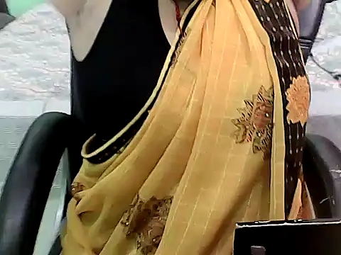 BABITA KUMARII online show from May 14, 2026, 5:31 pm