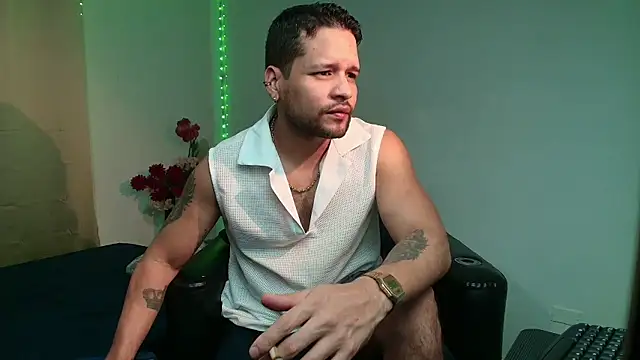 LucasGaeel online show from April 16, 2026, 12:00 am