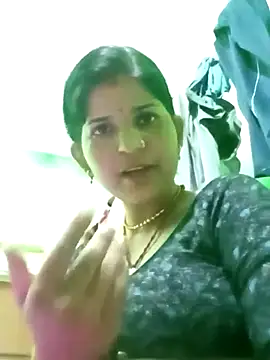 Snapshot of Cuty_nensi chatting on October 30, 2025, 7:43 am Cuty nensi online show from October 30, 2025, 7:43 am