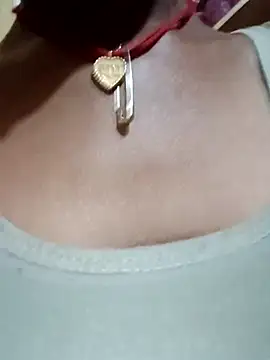 Snapshot of Cuty_nensi chatting on December 14, 2025, 12:05 am Cuty nensi online show from December 14, 2025, 12:05 am