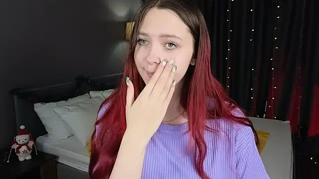 Monica  Queen online show from December 14, 2025, 5:35 am