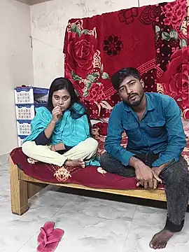 Snapshot of Love_Queen11 chatting on December 22, 2025, 4:37 pm Love Queen11 online show from December 22, 2025, 4:37 pm