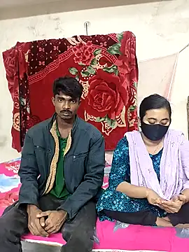 Snapshot of Love_Queen11 chatting on February 13, 2026, 4:03 pm Love Queen11 online show from February 13, 2026, 4:03 pm