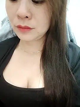 Girl Shy2000 online show from November 14, 2025, 10:58 am