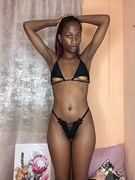 Caramel102004 online show from November 6, 2025, 8:21 pm