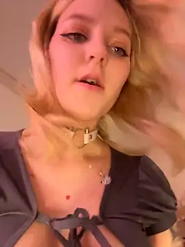 Snapshot of Crystal_Neko chatting on November 30, 2025, 3:16 pm Crystal Neko online show from November 30, 2025, 3:16 pm