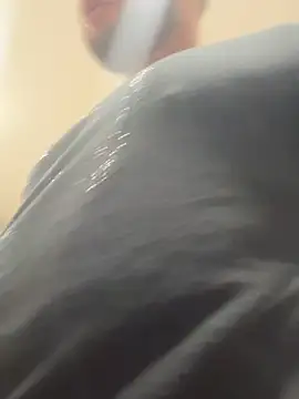 Snapshot of Moisesjrtapia chatting on February 8, 2026, 12:14 am Moisesjrtapia online show from February 8, 2026, 12:14 am