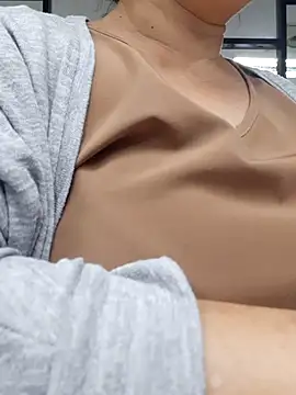 Kimkhaepretty online show from December 1, 2025, 7:57 am